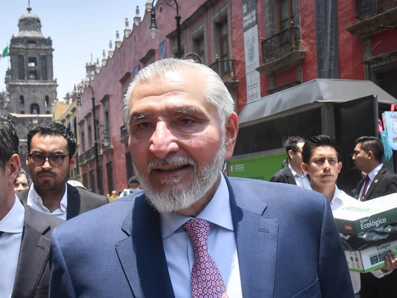 Imagen de Alejandro Murat, y Adan Augusto López, senadores de Morena, durante su llegada a Palacio Nacional previo a la reunión que sostendrá Claudia Sheinbaum, presidenta de México, con legisladores del Congreso de la Unión en la que se presentará una evaluación del pasado periodo de sesiones ordinario.