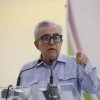 Rubén Rocha Moya, gobernador con licencia de Sinaloa, en tribuna con un dedo señalando