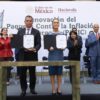 Claudia Sheinbaum firma acuerdo para mantener la canasta básica en 910 pesos