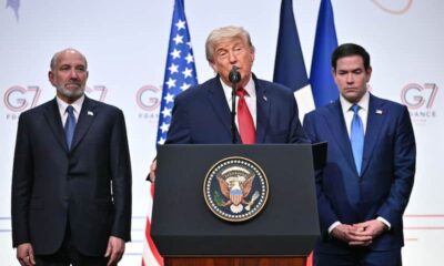 Donald Trump junto con Marco Rubio y Howard Lutnick