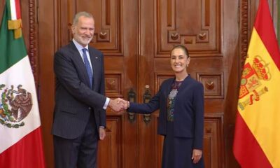 La presidenta Claudia Sheinbaum recibió al rey Felipe VI de España, quien arribó a México para sostener una reunión privada.