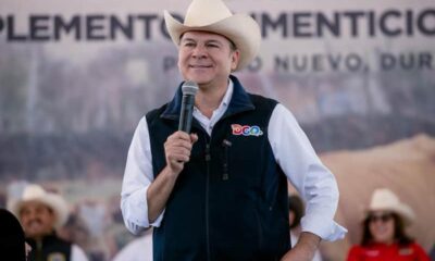 Esteban Villegas, gobernador de Durango con sombrero y chaleco