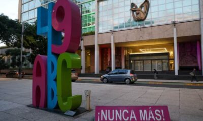 Antimonumento de Guardería ABC frente a las instalaciones del IMSS