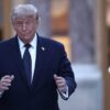 Trump sonriendo