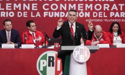 Alejandro Moreno, líder del PRI, durante un mensaje por el 90 aniversario del partido