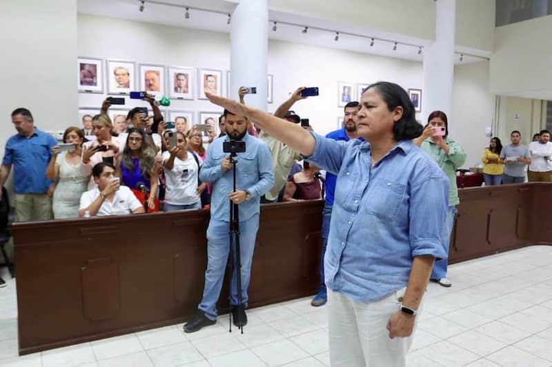 Toma de protesta de Minerva Osuna