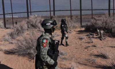 Elementos del ejército mexicano, en coordinación con  la patrulla fronteriza estadounidense, realizan operativos a lo largo del muro fronterizo que divide ambos países.